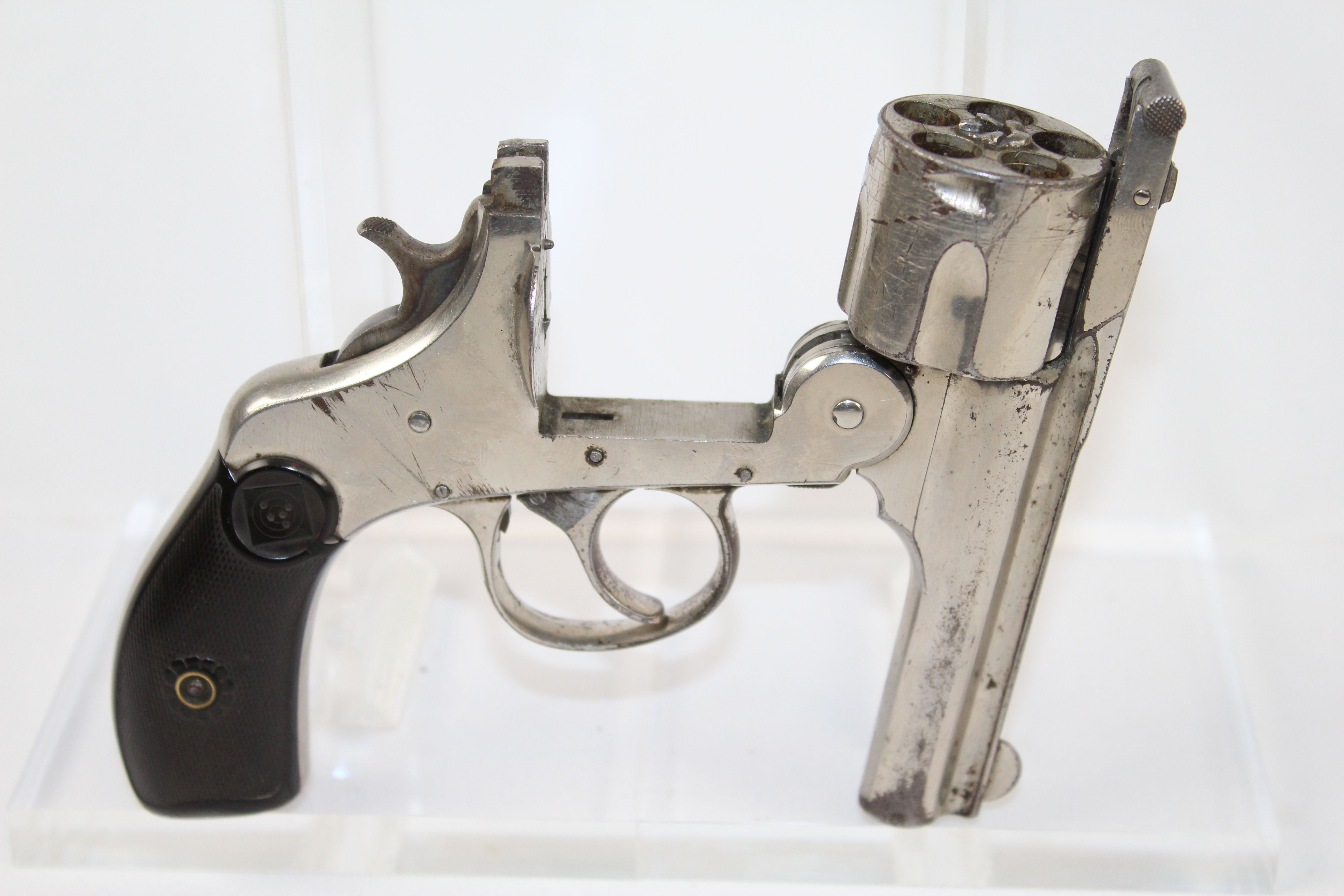 H&R Harrington & Richardson Revolver Antique Firearms 006 | Ancestry Guns