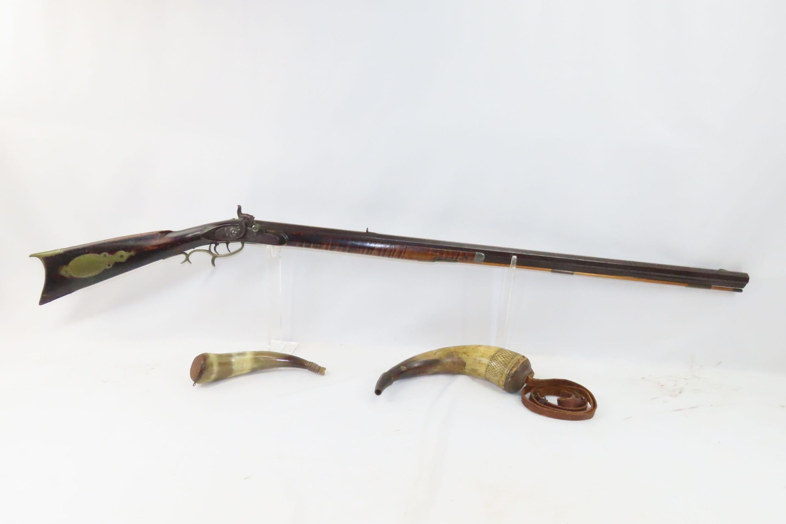 levi-biddle-half-stock-rifle-with-two-powder-horns-6-14-c-rantique002