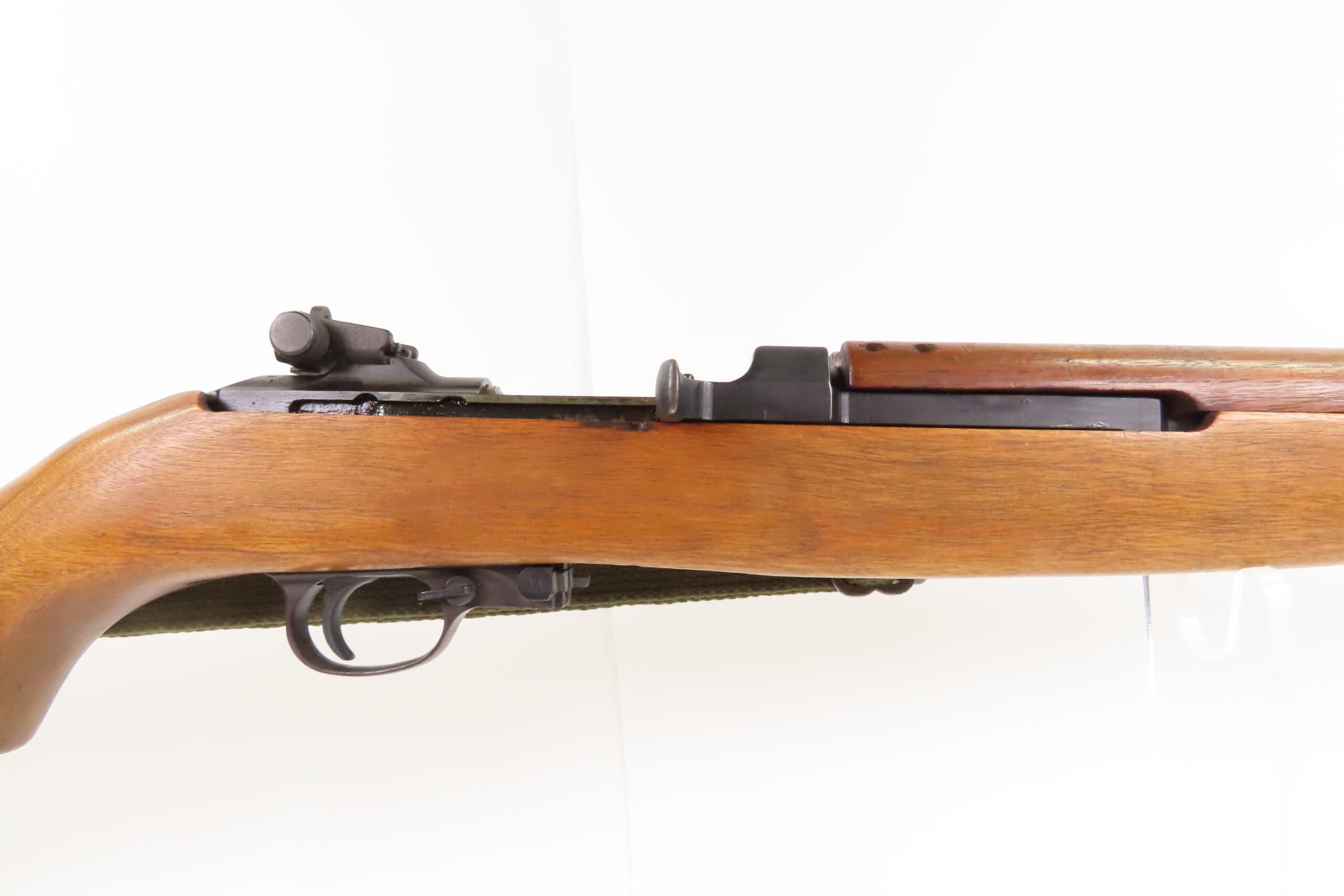 WORLD WAR II Era U.S. INLAND M1 Carbine SEMI-AUTOMATIC Light Rifle WWII C&R GENERAL MOTORS mfg. w/CANVAS WEB SLING and OILER - Image 4