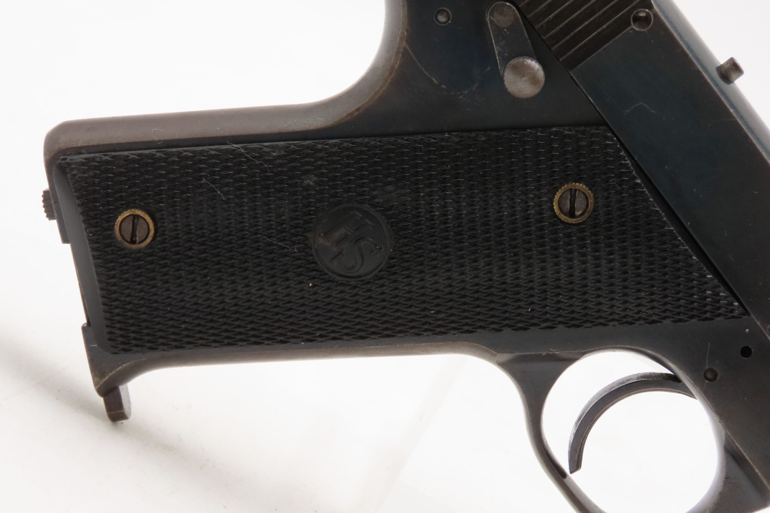 1940 mfr. HIGH STANDARD “Model H-B” .22 LR RF Semi-Auto TARGET Pistol C&R WW II Era w/Reputation for RELIABILITY & ACCURACY - Image 18